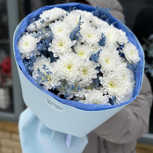 Букет из кустовых хризантем "Небесная поляна" Букет из кустовых хризантем "Небесная поляна"